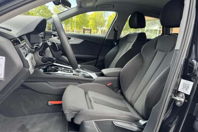 Audi A4 (2023) thumbnail 9