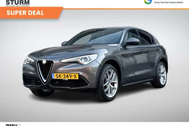 Alfa Romeo Stelvio (2018) thumbnail 1