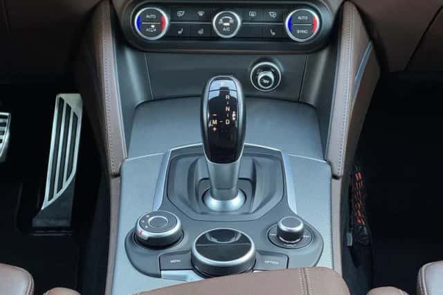 Alfa Romeo Stelvio (2018) thumbnail 20