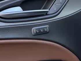 Alfa Romeo Stelvio (2018) thumbnail 25