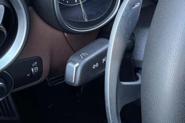 Alfa Romeo Stelvio (2018) thumbnail 31