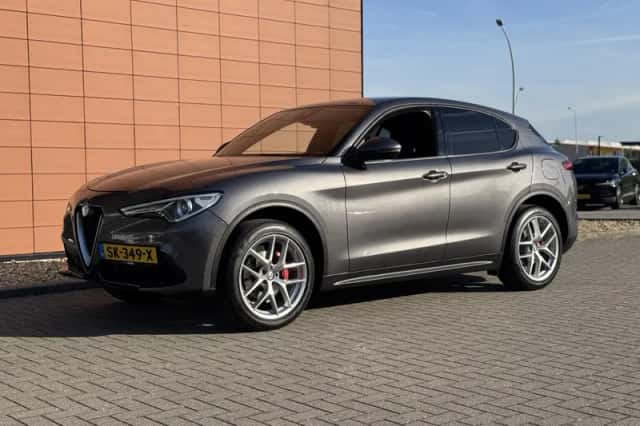 Alfa Romeo Stelvio (2018) thumbnail 34