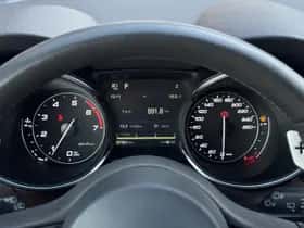 Alfa Romeo Stelvio (2018) thumbnail 37