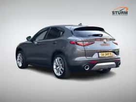Alfa Romeo Stelvio (2018) thumbnail 6
