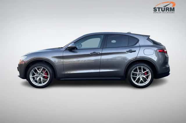 Alfa Romeo Stelvio (2018) thumbnail 7