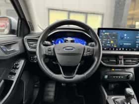 Ford Focus (2022) thumbnail 14