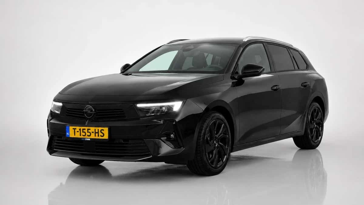 Opel Astra (2023) — foto 1