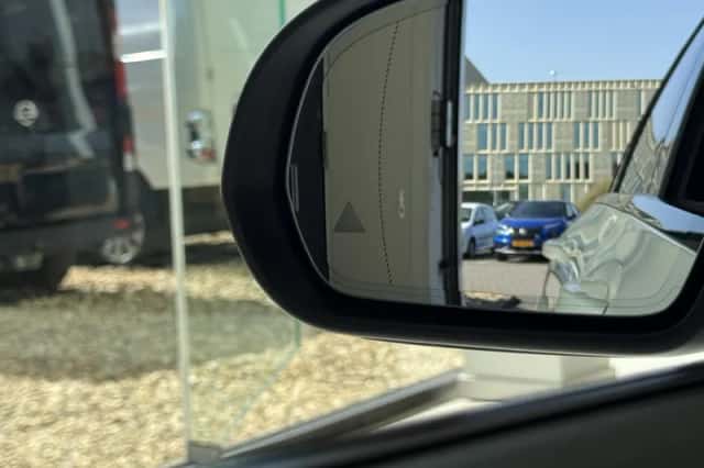 Mercedes-Benz C-Klasse (2017) thumbnail 21