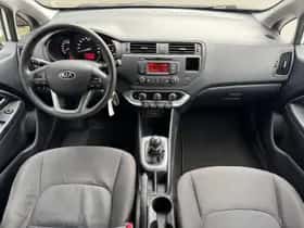 Kia Rio (2014) thumbnail 13