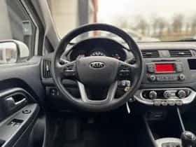 Kia Rio (2014) thumbnail 15