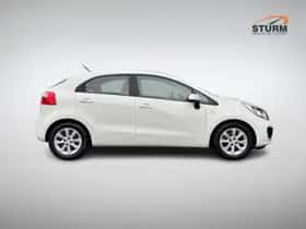 Kia Rio (2014) thumbnail 3