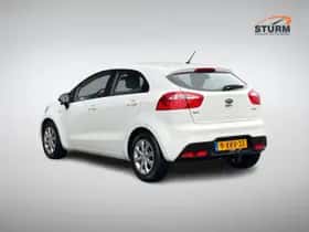 Kia Rio (2014) thumbnail 6