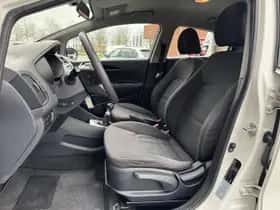 Kia Rio (2014) thumbnail 9