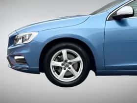 Volvo V60 (2015) thumbnail 8