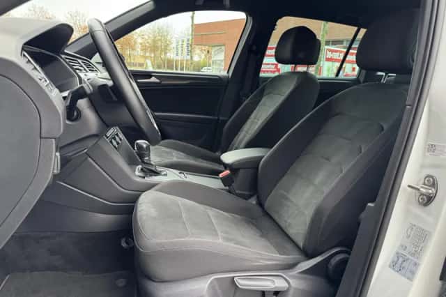 Volkswagen Tiguan (2019) thumbnail 9