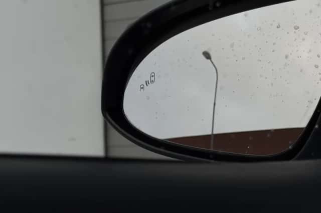 Toyota C-HR (2021) thumbnail 20