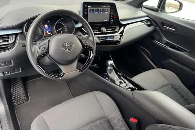 Toyota C-HR (2021) thumbnail 10