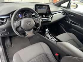 Toyota C-HR (2021) thumbnail 10