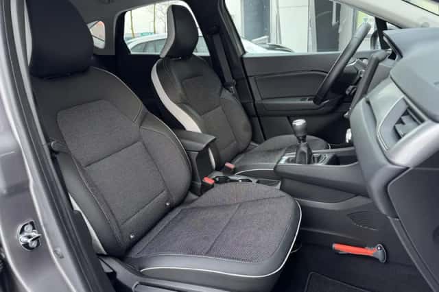 Renault Captur (2020) thumbnail 11