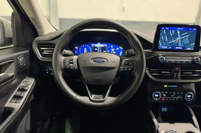 Ford Kuga (2022) thumbnail 12