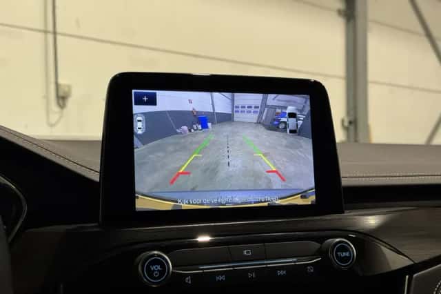 Ford Kuga (2022) thumbnail 15