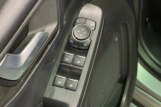 Ford Kuga (2022) thumbnail 29