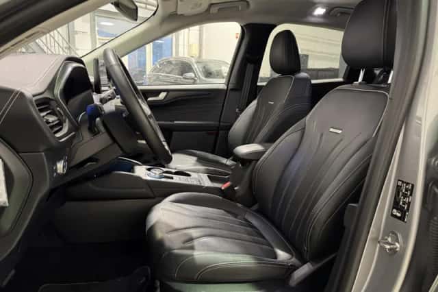 Ford Kuga (2022) thumbnail 7