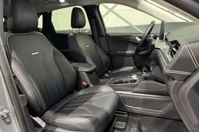 Ford Kuga (2022) thumbnail 9