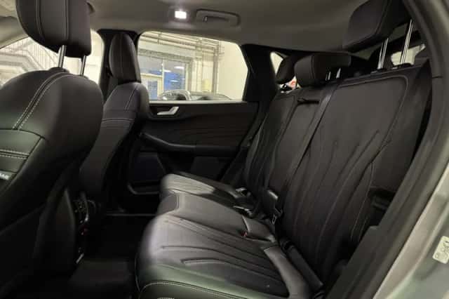 Ford Kuga (2022) thumbnail 10