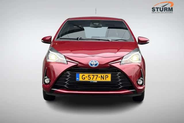 Toyota Yaris (2019) thumbnail 2