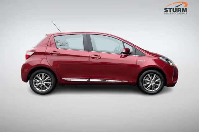 Toyota Yaris (2019) thumbnail 3