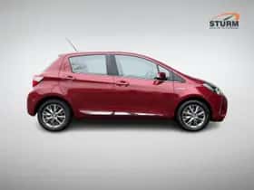 Toyota Yaris (2019) thumbnail 3