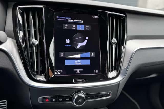 Volvo S60 (2021) thumbnail 15