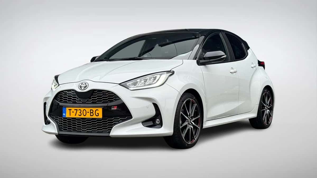 Toyota Yaris (2023) — foto 1