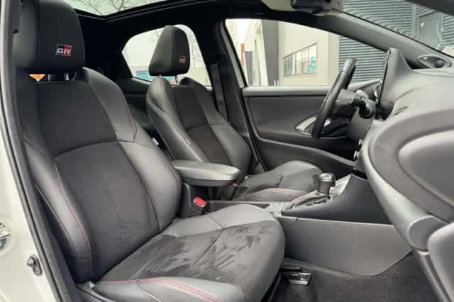Toyota Yaris (2023) thumbnail 11