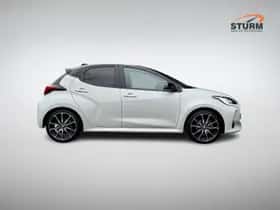 Toyota Yaris (2023) thumbnail 3