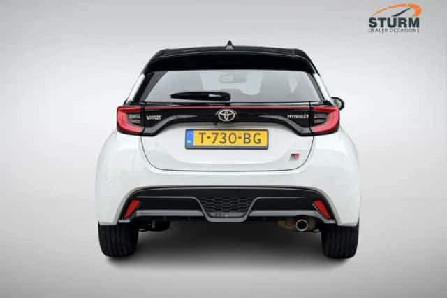 Toyota Yaris (2023) thumbnail 5