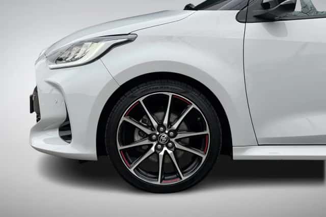 Toyota Yaris (2023) thumbnail 8