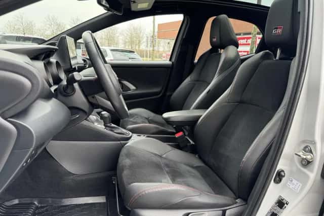 Toyota Yaris (2023) thumbnail 9