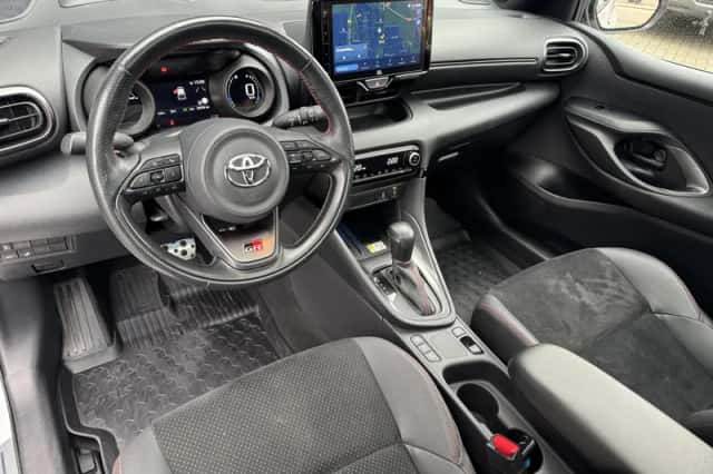 Toyota Yaris (2023) thumbnail 10