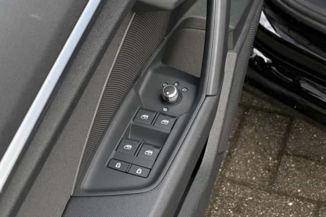 Audi A3 (2023) thumbnail 24