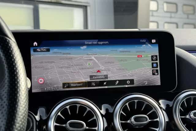 Mercedes-Benz GLA (2020) thumbnail 16