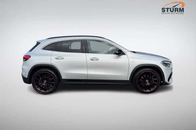 Mercedes-Benz GLA (2020) thumbnail 3