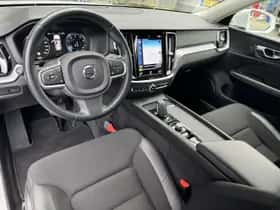 Volvo V60 (2021) thumbnail 10