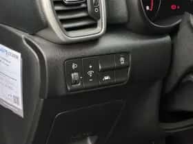 Kia Sportage (2019) thumbnail 21