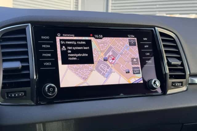 Škoda Karoq (2019) thumbnail 15