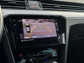 Volkswagen Passat (2021) thumbnail 17