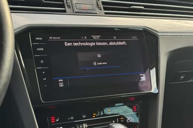 Volkswagen Passat (2021) thumbnail 18