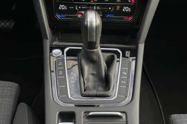 Volkswagen Passat (2021) thumbnail 20