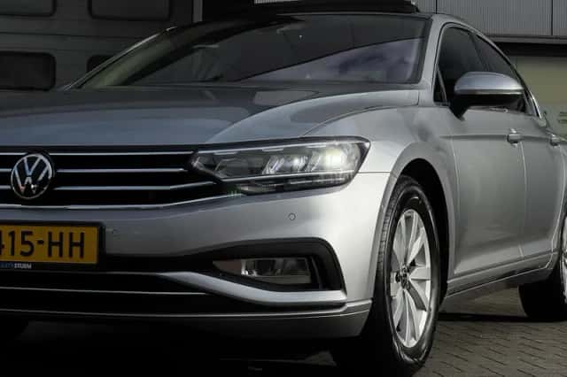 Volkswagen Passat (2021) thumbnail 21